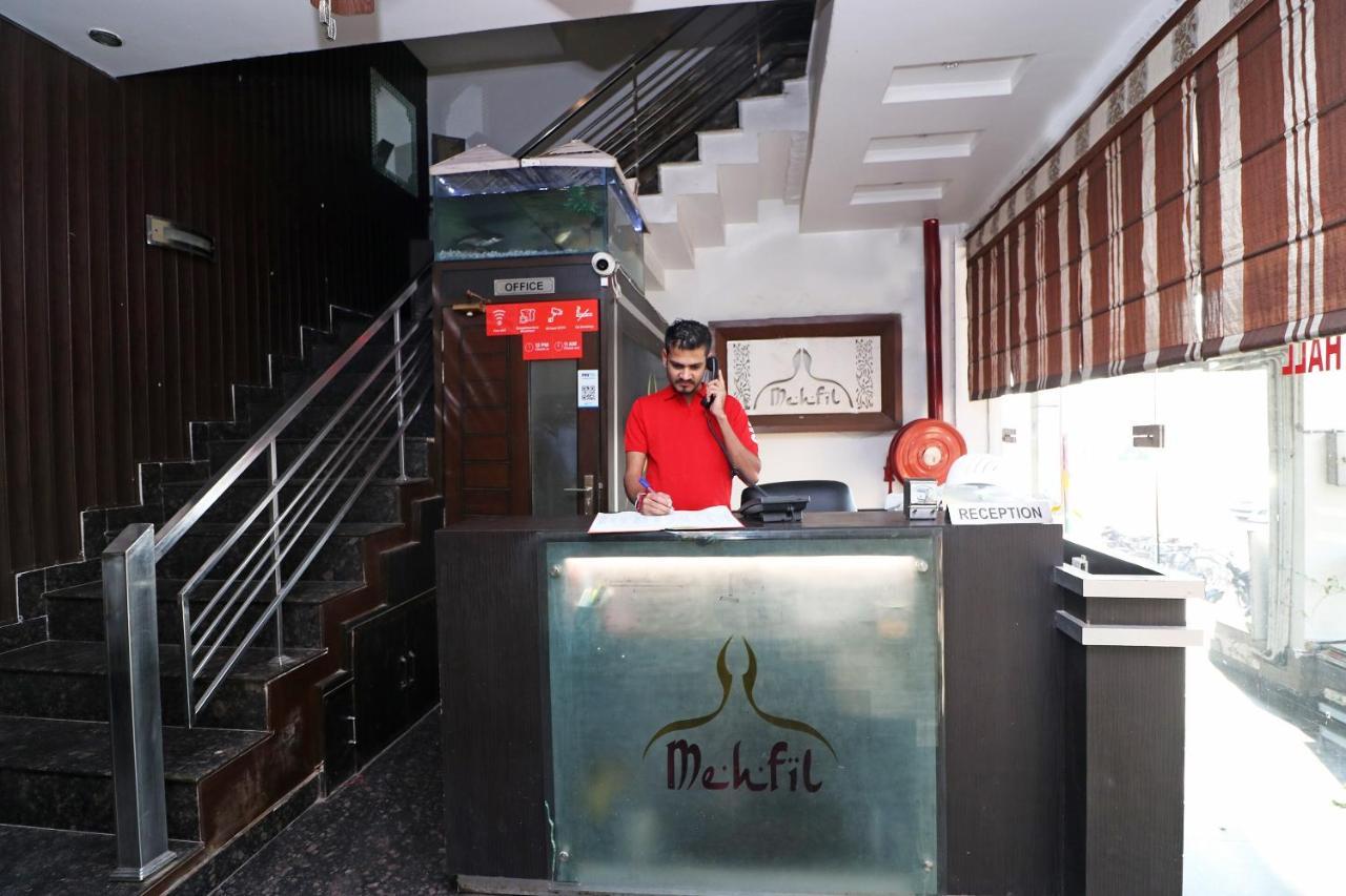 Oyo 22677 Hotel Mehfil Rajpura Bagian luar foto